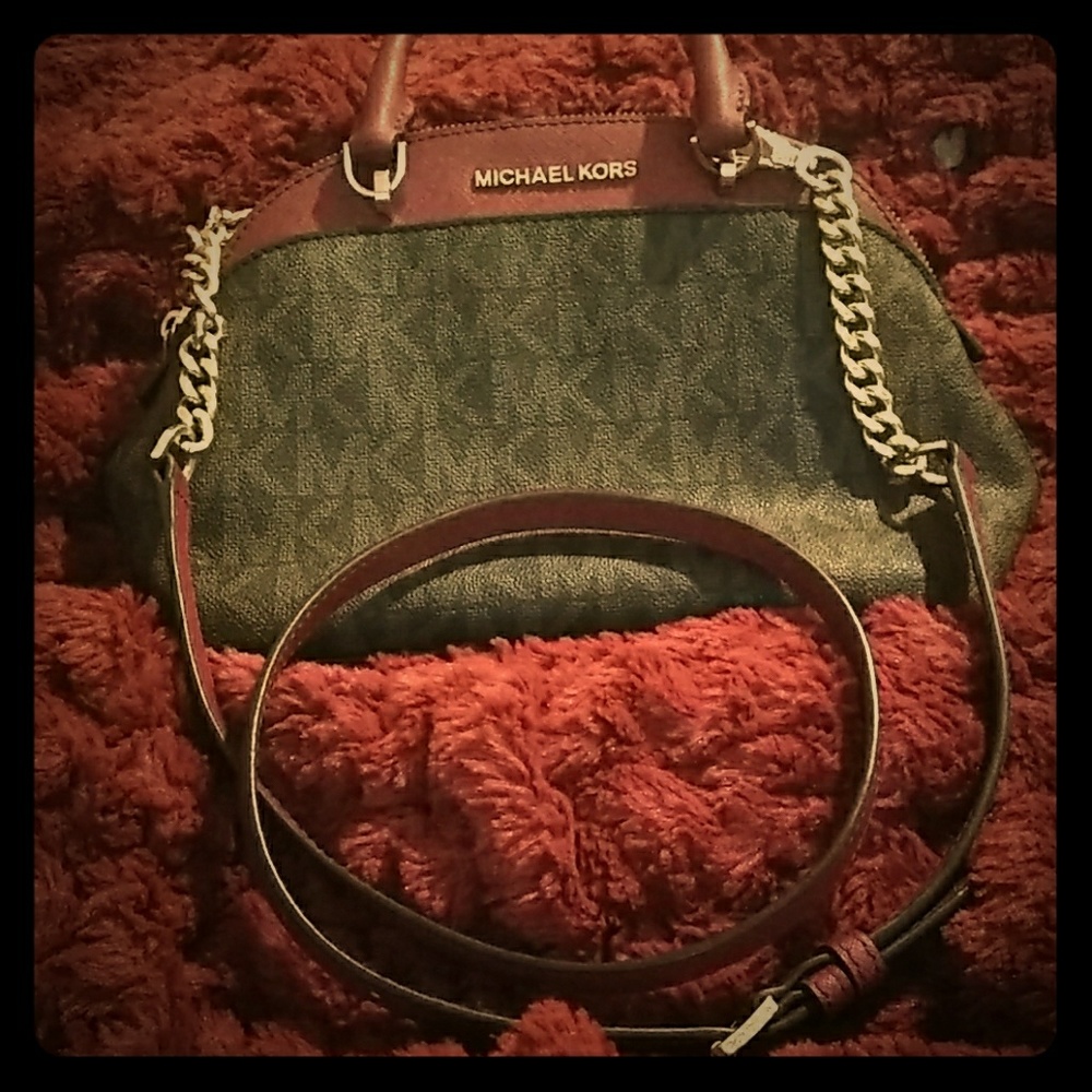 This Micheal Kors purse.